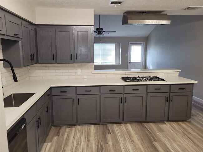 Foto del edificio - 13923 Ivymount Dr