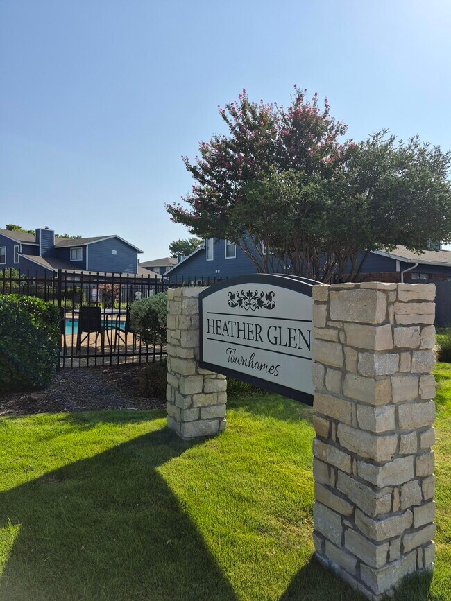 firmar - Heather Glen Townhomes