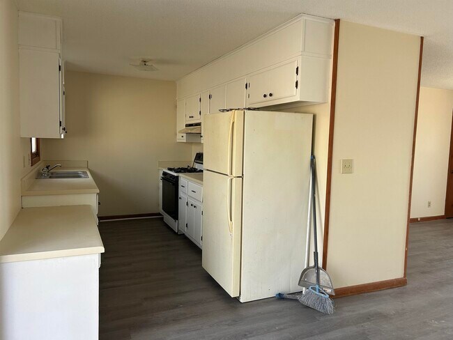 Foto del edificio - 225 E Lakeshore Dr