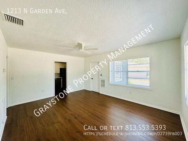 Building Photo - Charming 2 Bed, 1 Bath Home in Clearwater ...