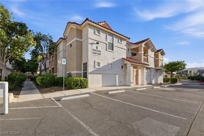 Building Photo - 8555 W Russell Rd