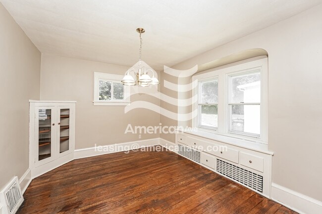 Building Photo - 893 Fried St