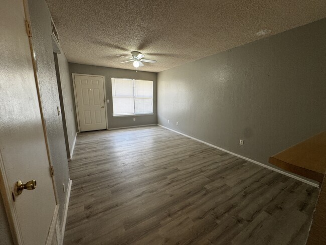 Foto del edificio - 13340 Horizon Blvd
