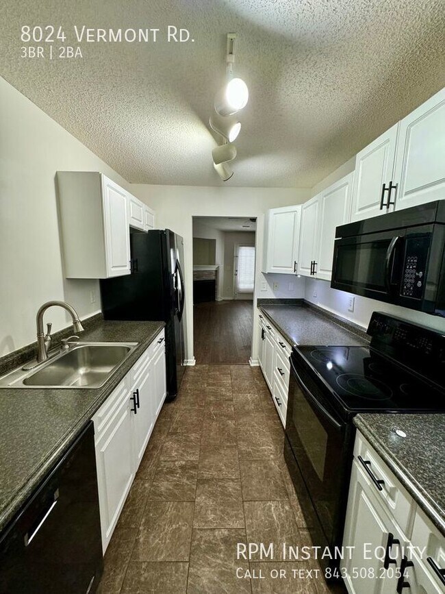 Foto del edificio - Charming 3 Bedroom Townhouse!