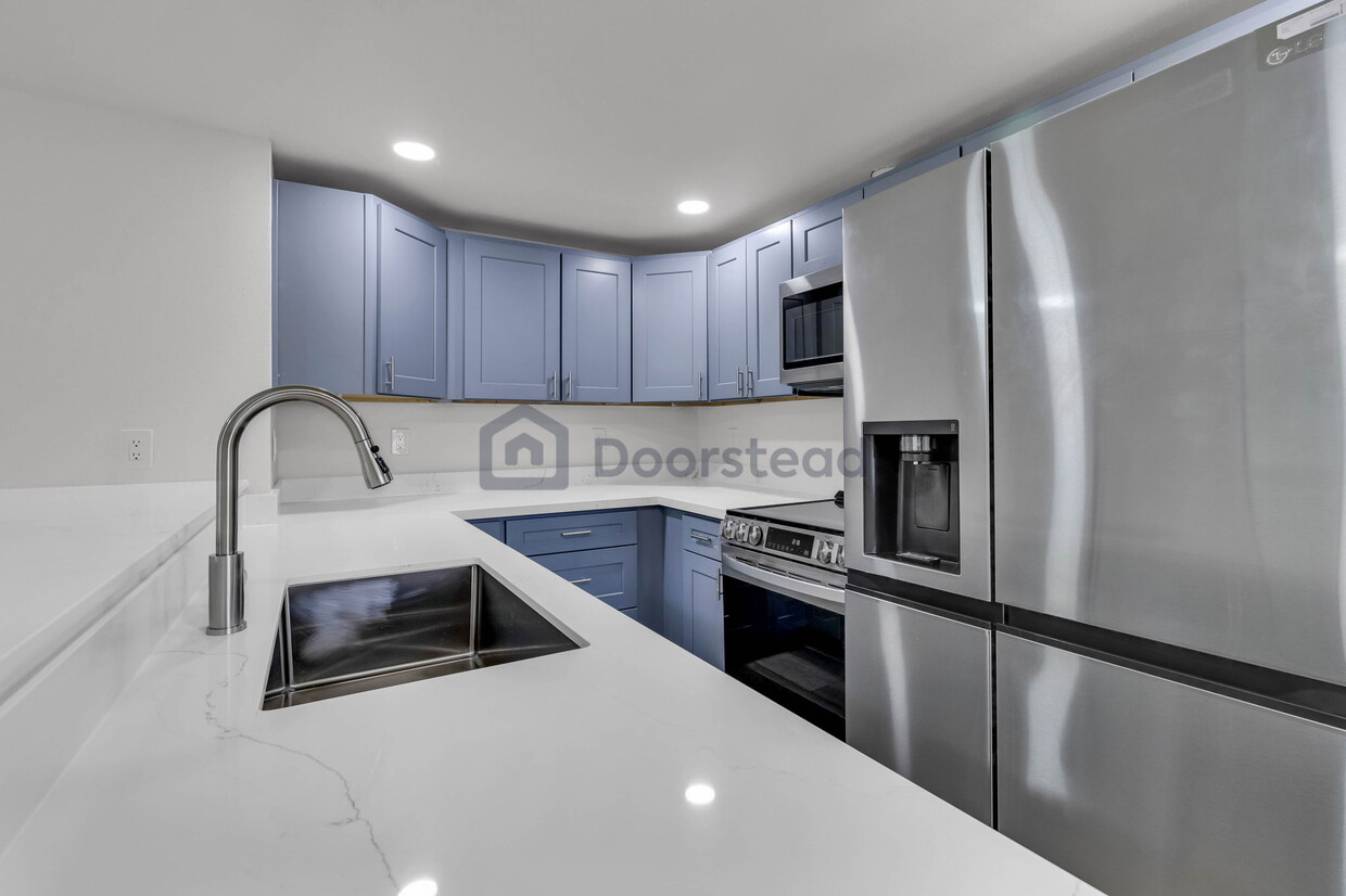 Foto principal - 7016 16th Ave SW