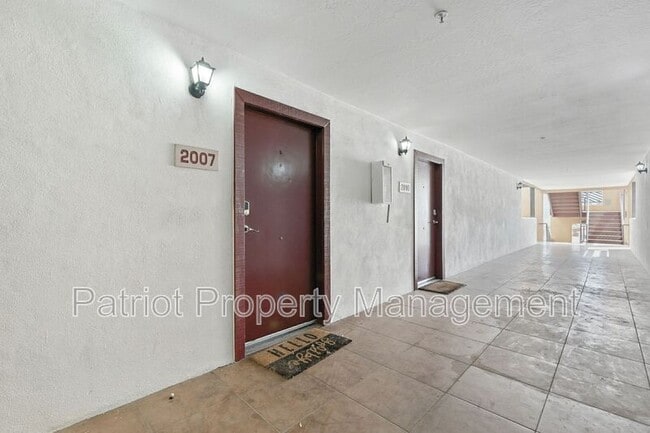 Photo - 1005 E 8th St House