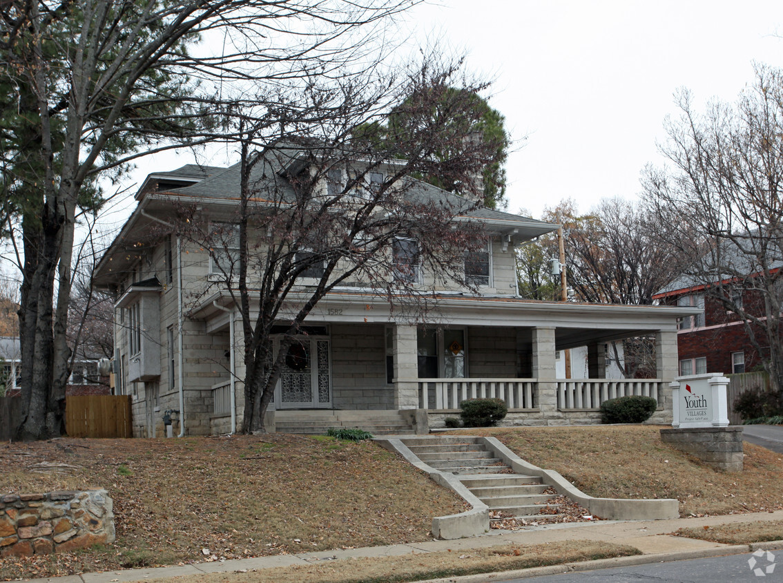 Foto del edificio - 1582 Poplar Ave