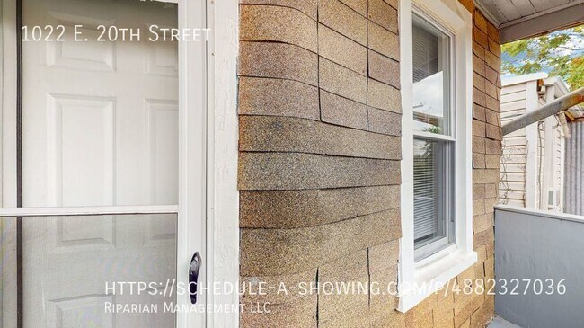 Building Photo - Gorgeous Kitchen & Fully Renovated!