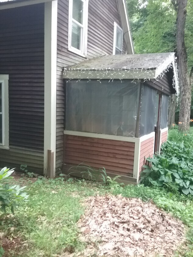Front Entrance with Porch - 33 Chapel Grove Rd
