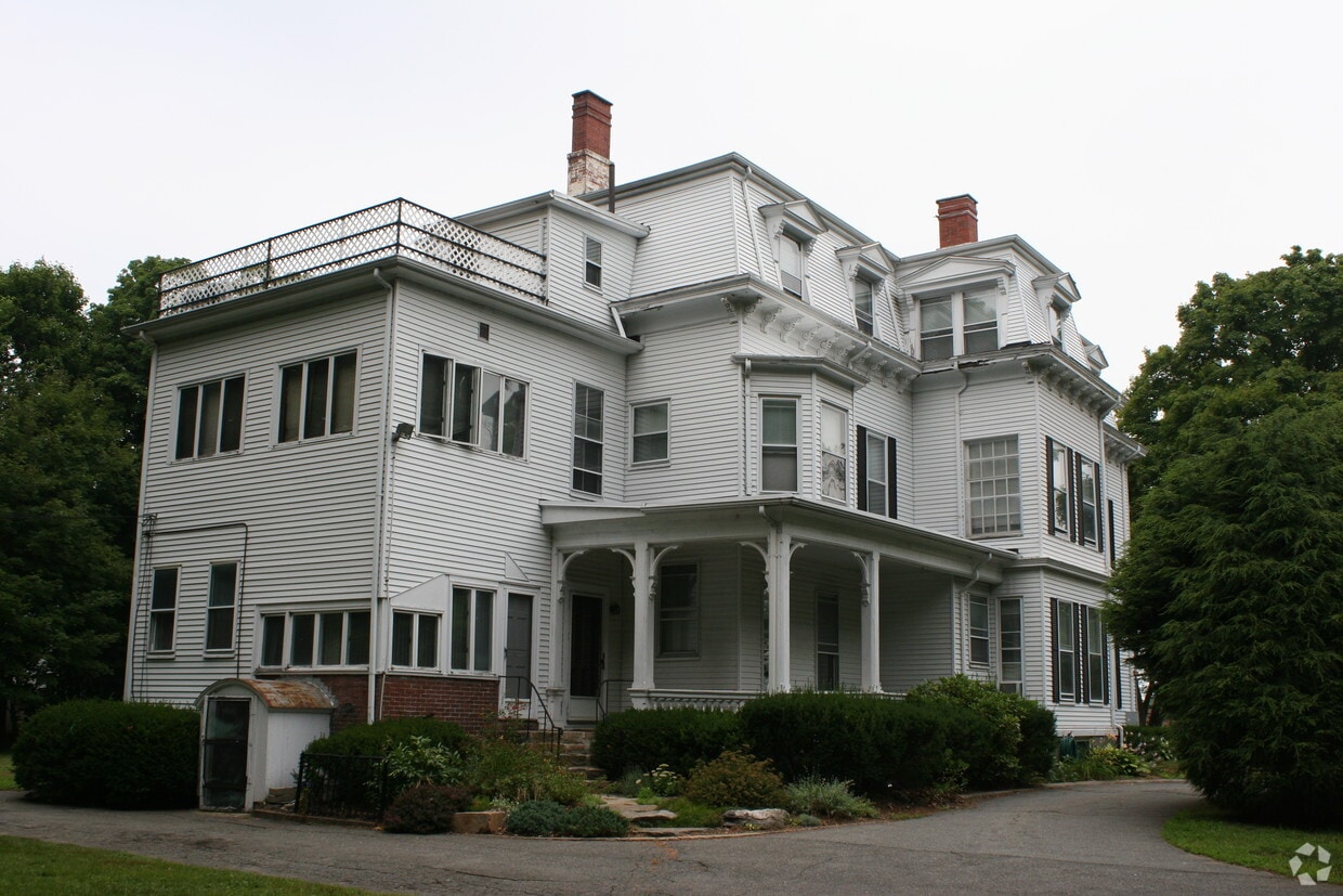Primary Photo - 216 Lowell St
