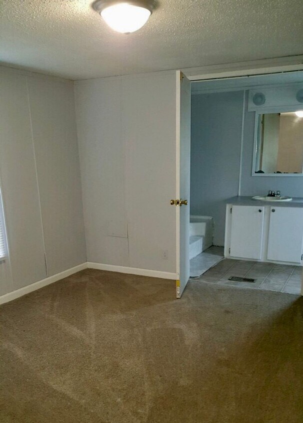 40 Medwell Hill Rd Unit 40 Medwell Hill, Aiken, SC 29803 Room for