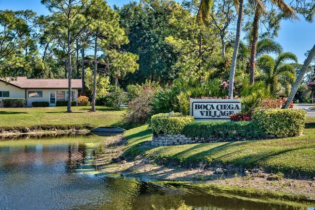 Building Photo - Condo just 10 minutes from Downtown Naples and the beaches!