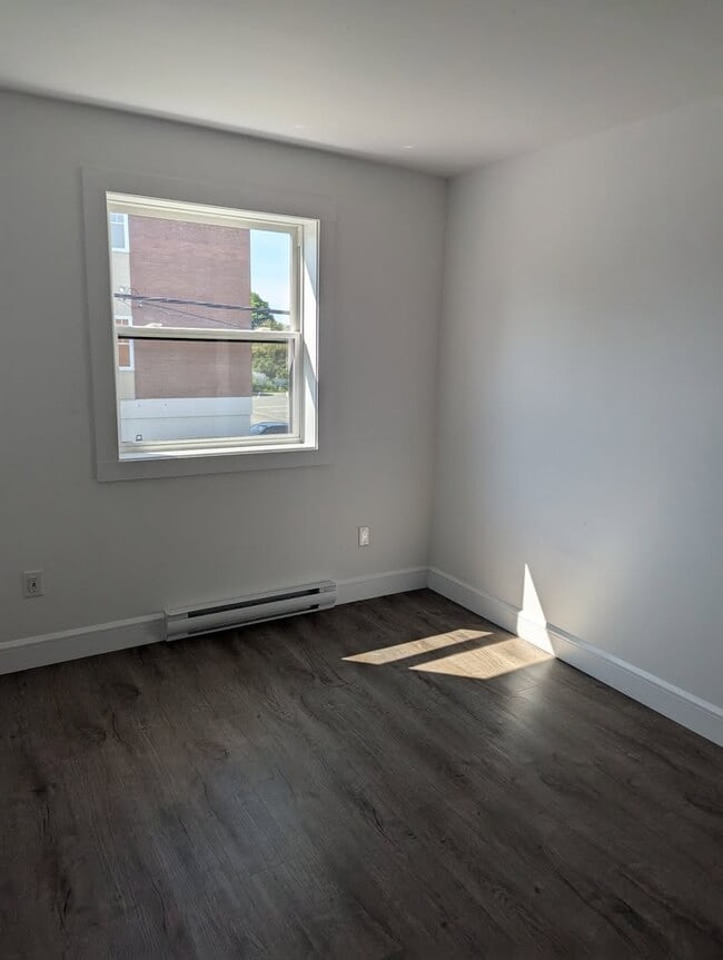 Building Photo - 778 King Ave