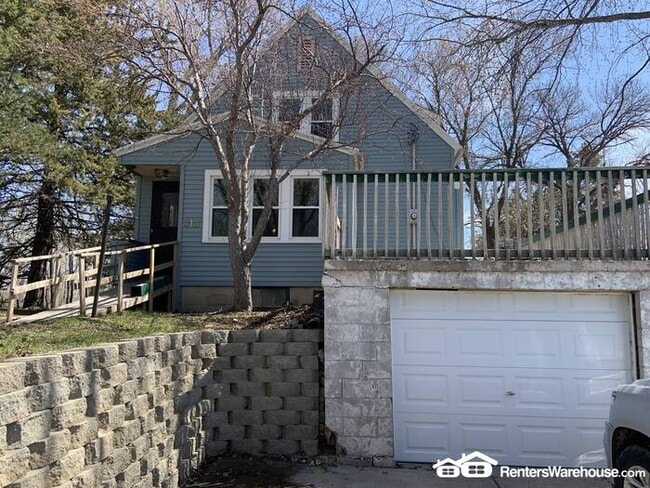 Building Photo - Beautifully Remodeled SFH in Plato Availab...