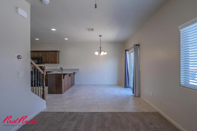 Foto del edificio - Charming 3 bedroom Townhome. 2 Community Pools!