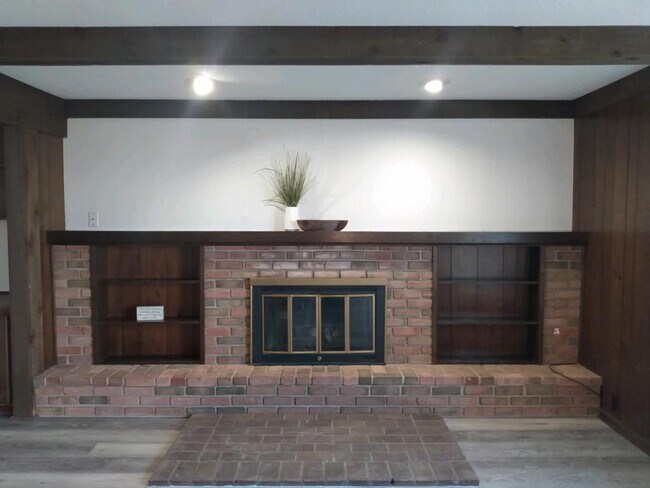 Foto del edificio - 18205 Doty Rd