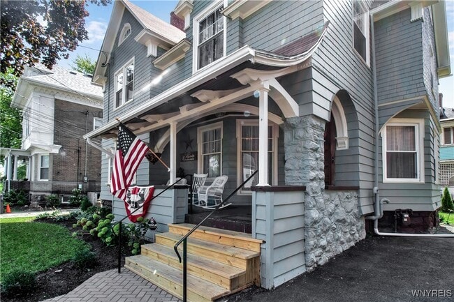 Building Photo - 623 Buffalo Ave