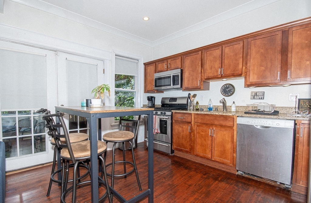 Foto principal - 122 G St