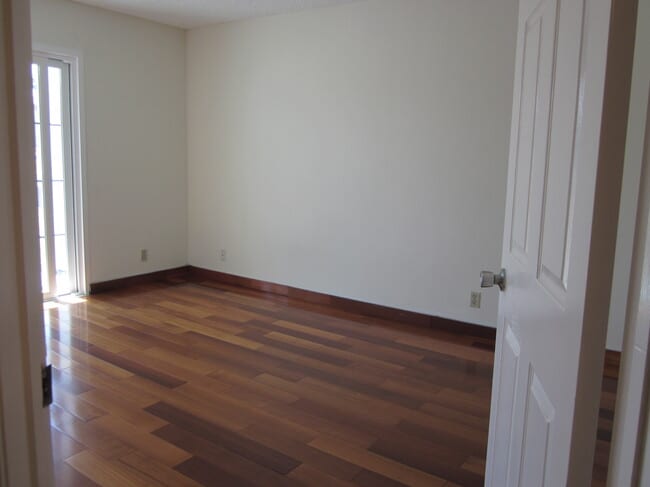 Building Photo - 4300 Beverly Glen Blvd