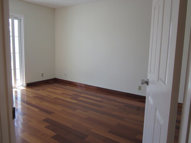 Foto del edificio - 4300 Beverly Glen Blvd