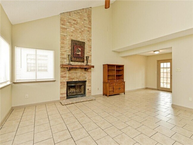 Building Photo - 1402 Cinnamon Path
