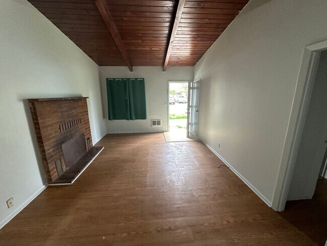 Foto del edificio - 1229 Division St