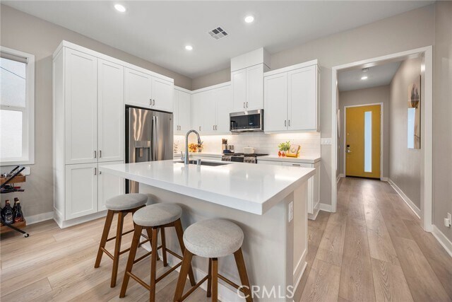 Foto del edificio - 748 Sunrise Rd