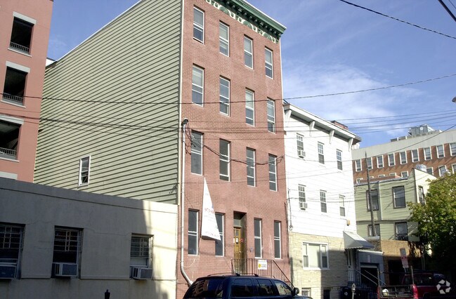 Building Photo - 358 3rd St
