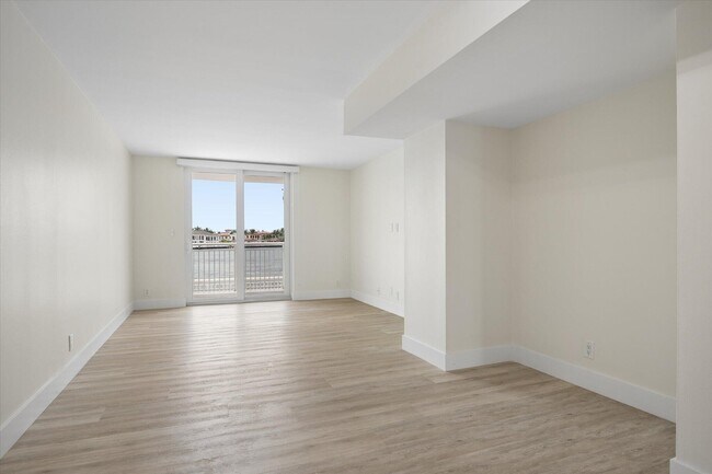 Foto del edificio - 511 Bayshore Dr