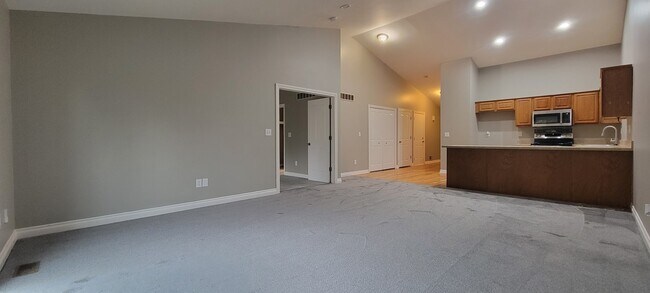 Foto del edificio - 3167 E 11 Mile Rd