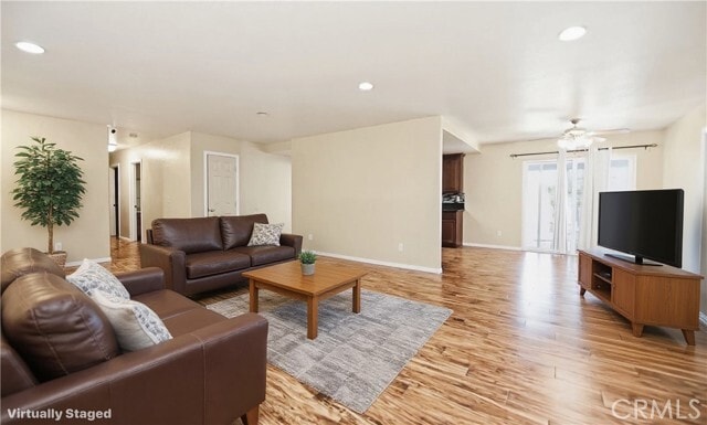 Foto del edificio - 21667 Laguna Rd