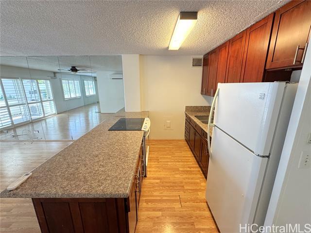 Building Photo - 411 Kaiolu St