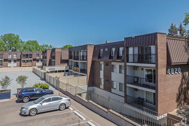 Foto del edificio - Wolfe Lake Apartments