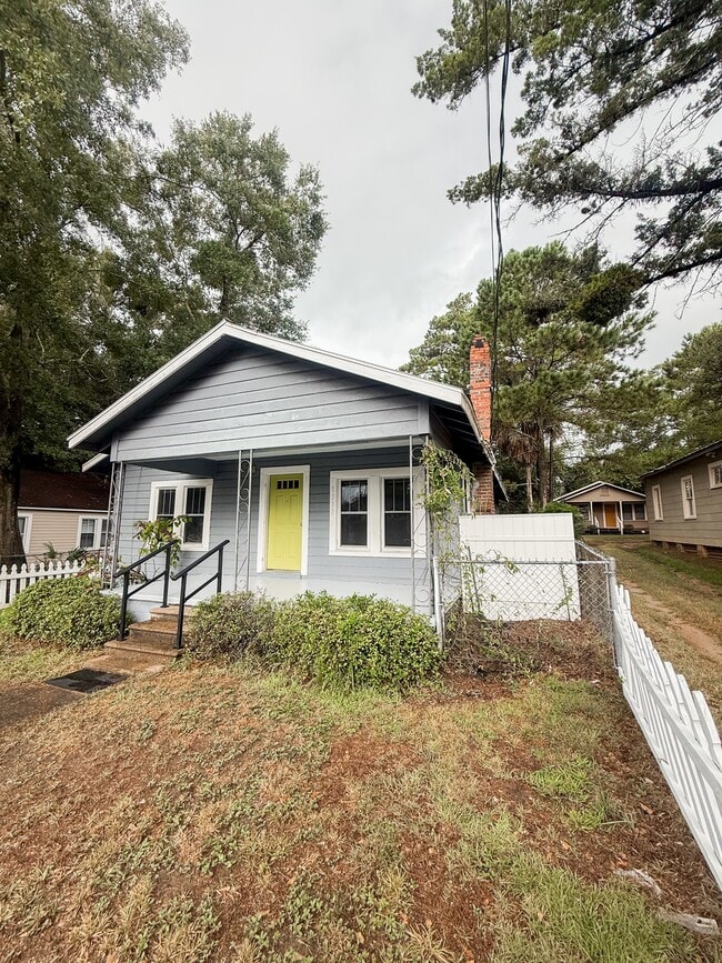 Building Photo - 1318 N Bronough St