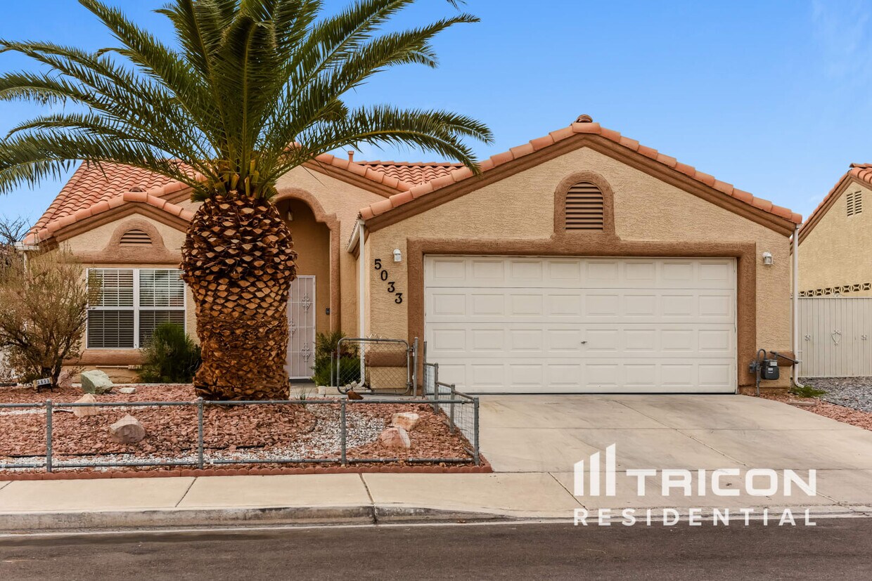 Foto principal - 5033 Golfridge Dr