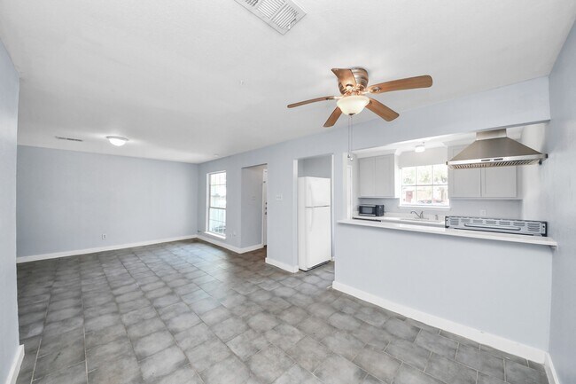 Foto del edificio - 3232 Scotch Moss Ln