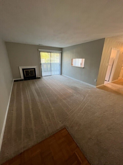 Sala de estar - 2308 Wood Gate Ln
