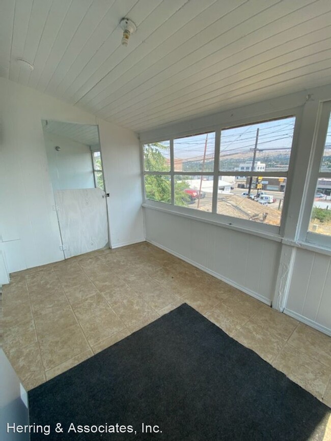 Building Photo - 3 br, 1 bath House - 625 S Mission St