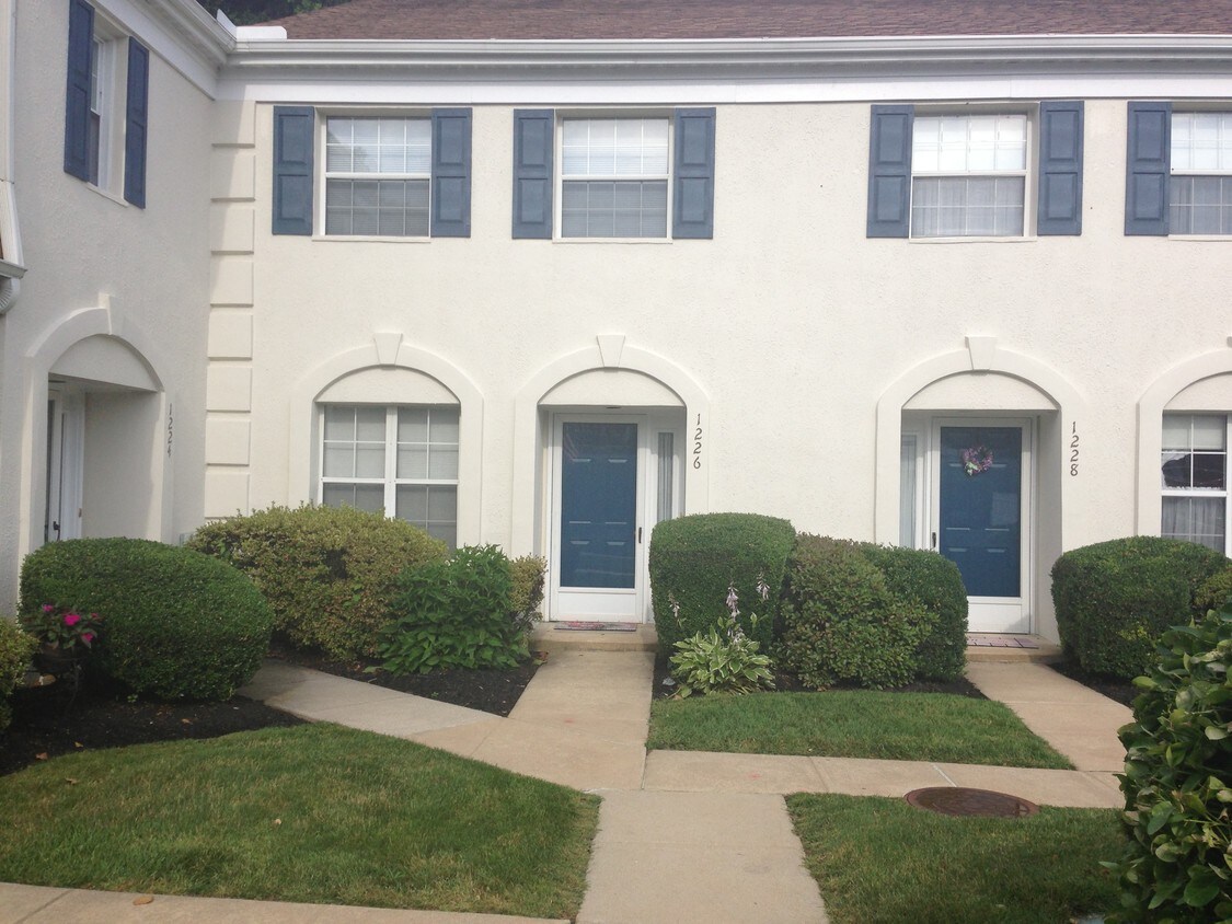 1226 Putnam Blvd, Nether Providence Township, PA 19086 Townhome