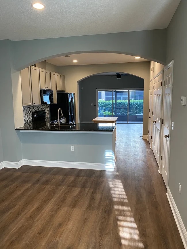 Building Photo - 12998 Surfside Dr