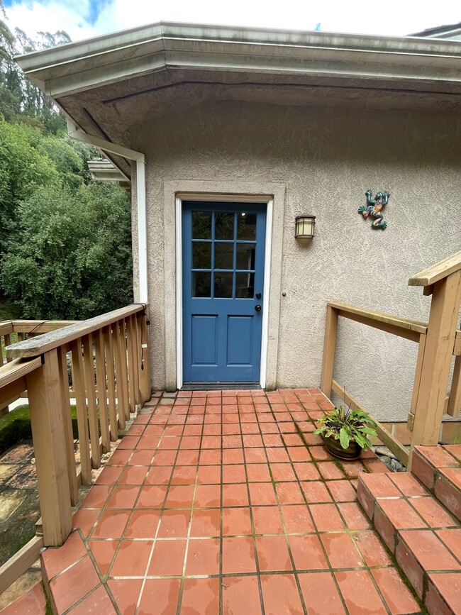 Building Photo - 7181 Thorndale Dr