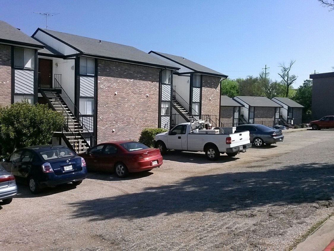 Primary Photo - 129 Lake Meadows Dr