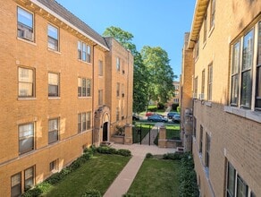 Building Photo - 708 Seward St
