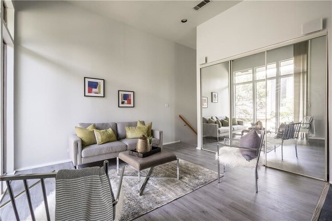 Foto del edificio - 3606 Routh St