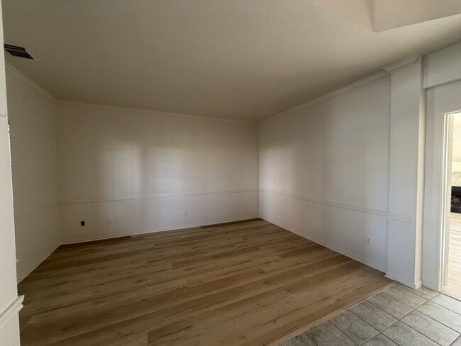 Foto del edificio - 2317 Orleans Ln