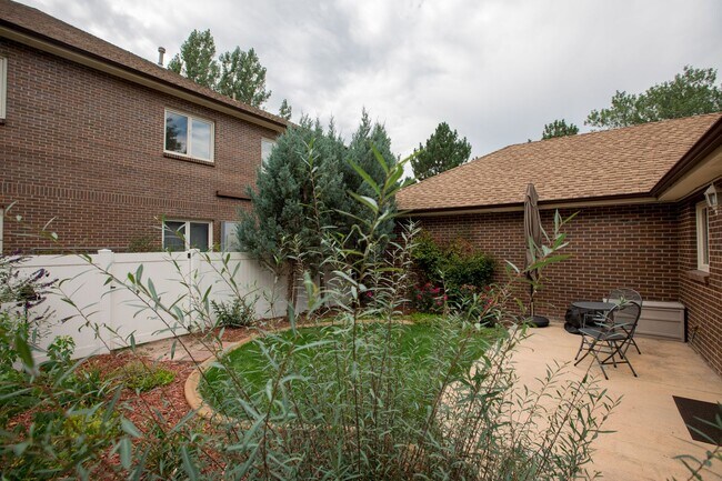 Building Photo - 1431 Hillburn