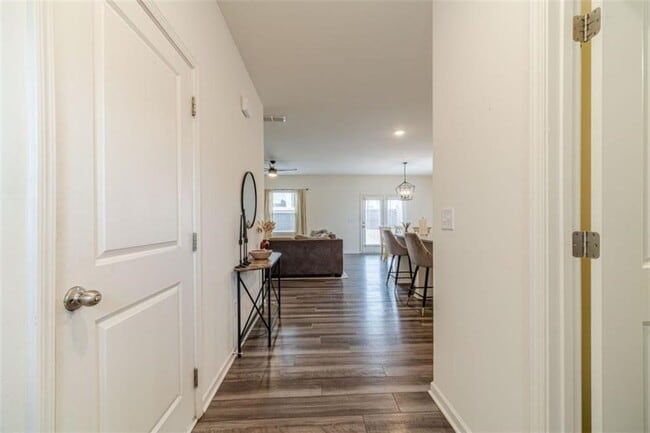Building Photo - 222 Knightsbridge Ln