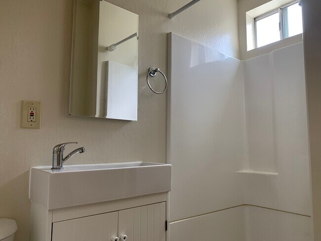 Building Photo - One Bedroom, One Bath with updated kitchen...