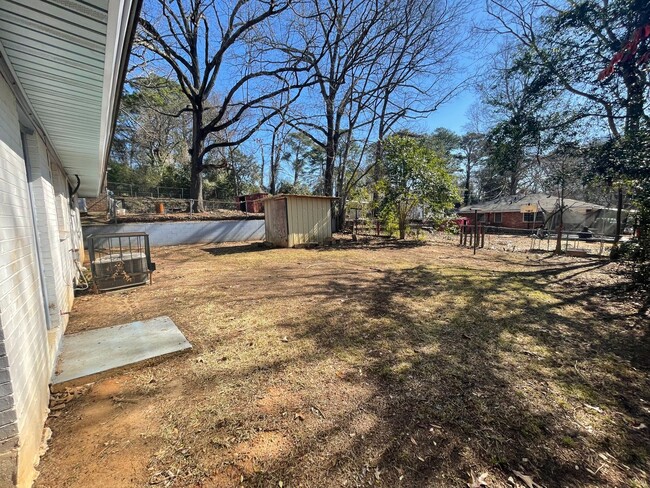 Building Photo - ** 3 bed 1.5 bath located in Chisholm ** C...