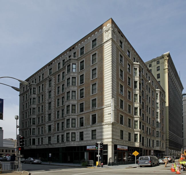The Mark Twain Building Apartments Saint Louis, MO